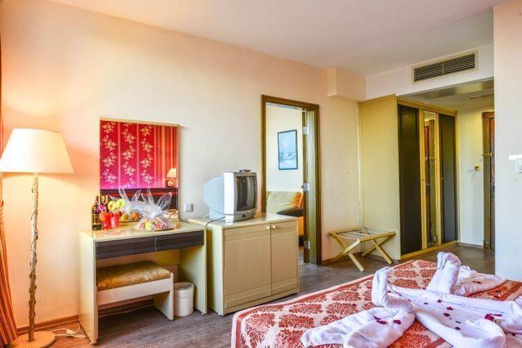 Taluyka Sunset Beach Hotel