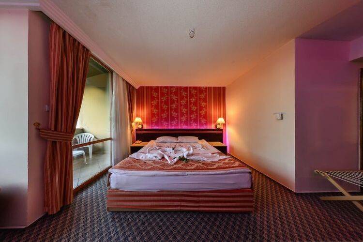 Taluyka Sunset Beach Hotel