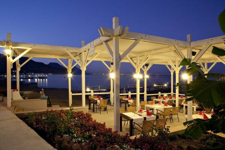 Crystal Flora Beach Resort