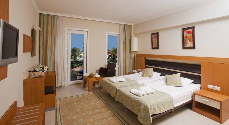 Crystal Flora Beach Resort