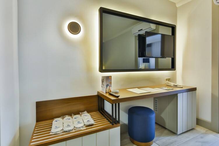 Crystal Flora Beach Resort