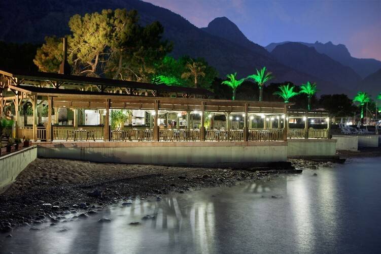 Crystal Flora Beach Resort