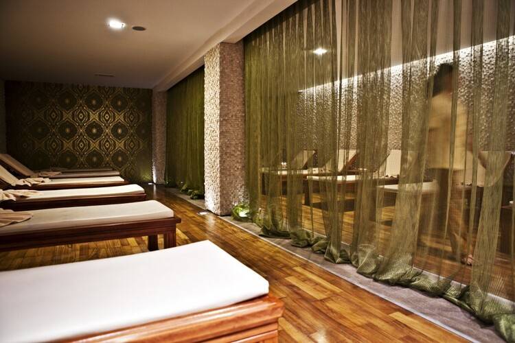 Crystal Flora Beach Resort