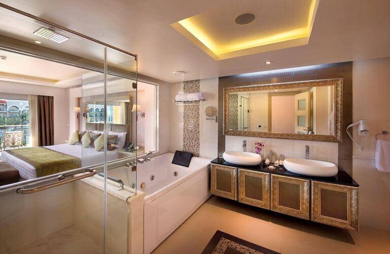Premier Le Reve Hotel & Spa (Adults Only 16+)