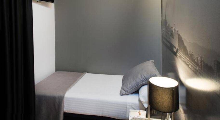 Catalonia Avinyo Hotel