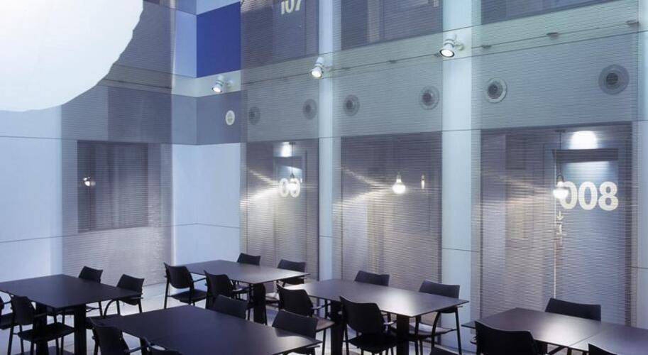 Catalonia Avinyo Hotel