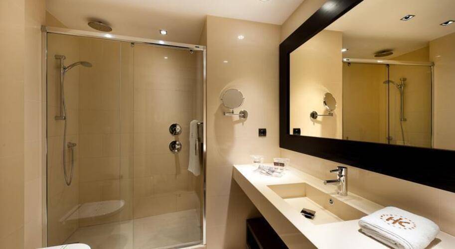 Catalonia Avinyo Hotel