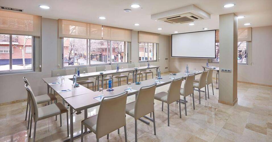 Nh Les Corts Hotel — фото 21