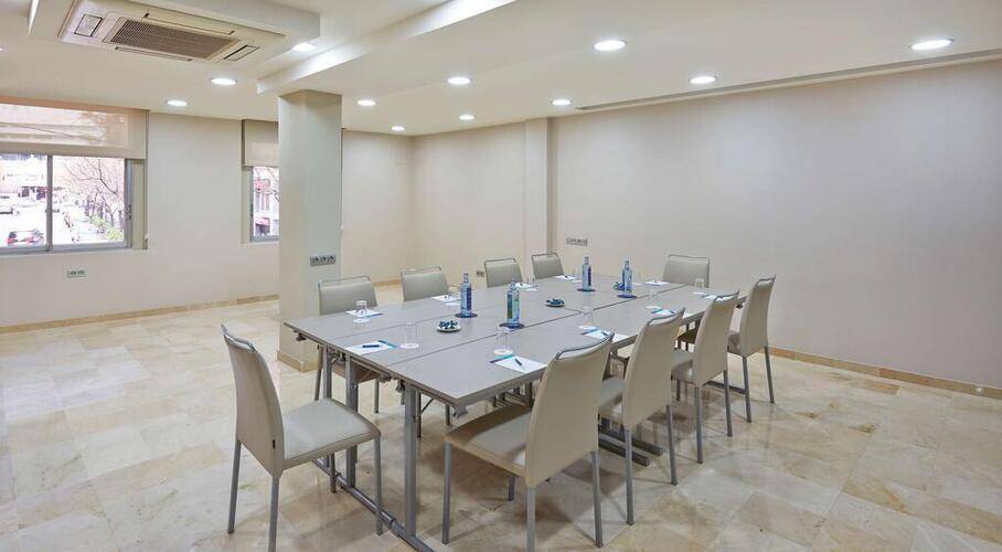 Nh Les Corts Hotel — фото 20