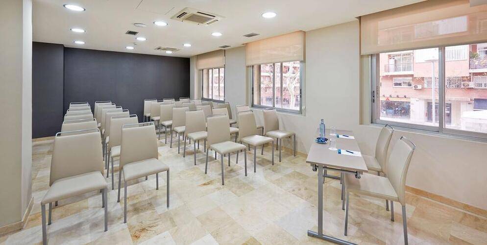 Nh Les Corts Hotel — фото 22