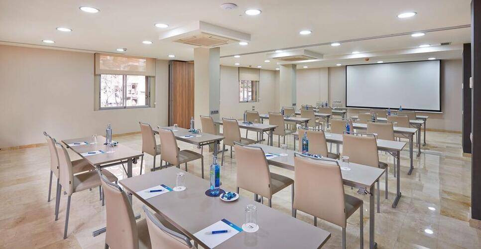 Nh Les Corts Hotel — фото 19