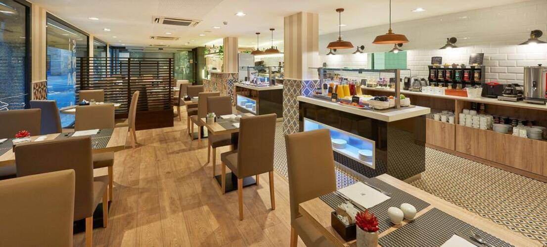 Nh Les Corts Hotel — фото 9