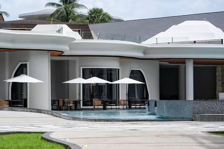 Amora Beach Resort