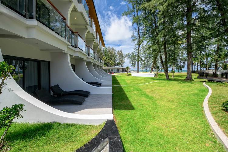 Amora Beach Resort