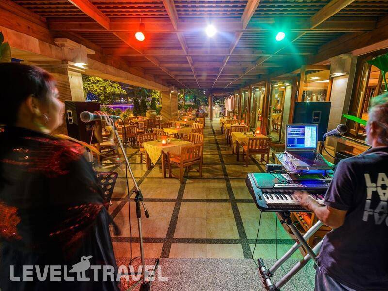 Фотография Seaview Patong Hotel
