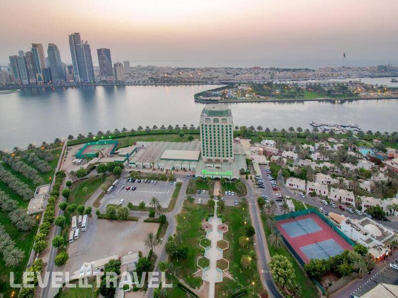 Фотография Holiday International Sharjah Hotel
