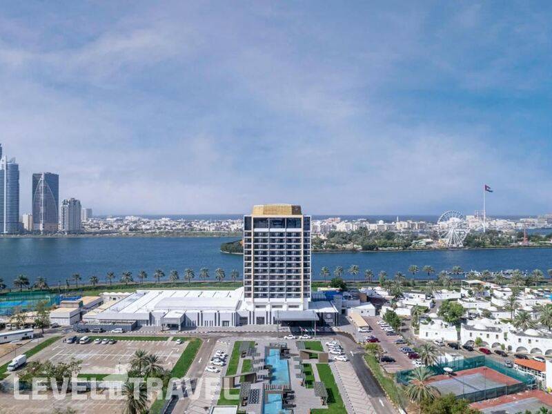 Фотография Holiday International Sharjah Hotel