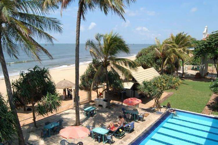 Sunset Beach Hotel Negombo