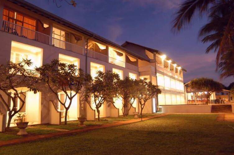 Sunset Beach Hotel Negombo