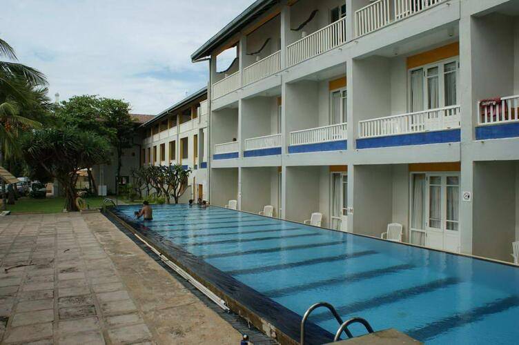 Sunset Beach Hotel Negombo