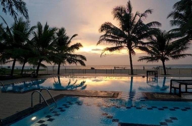 Camelot Beach Hotel
