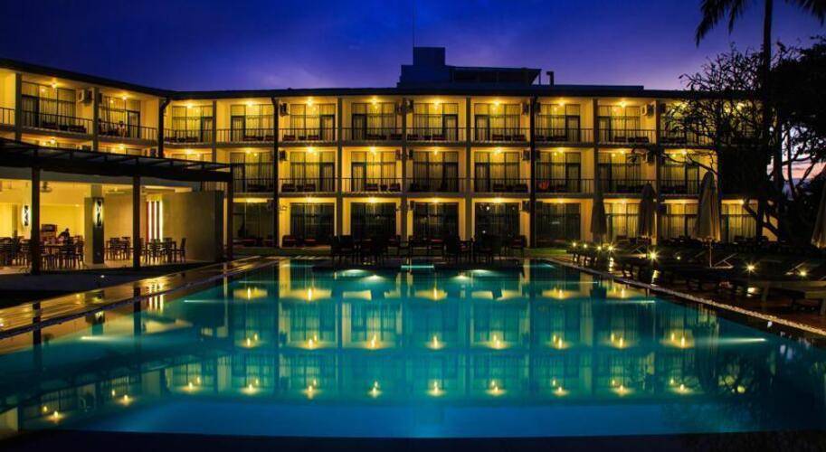 Camelot Beach Hotel