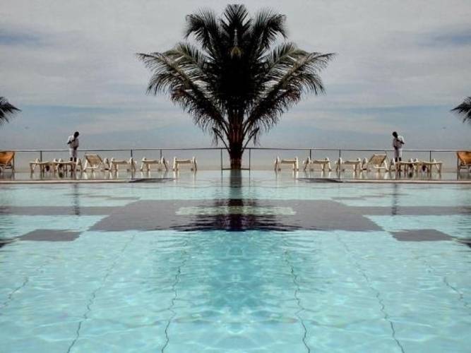 Camelot Beach Hotel