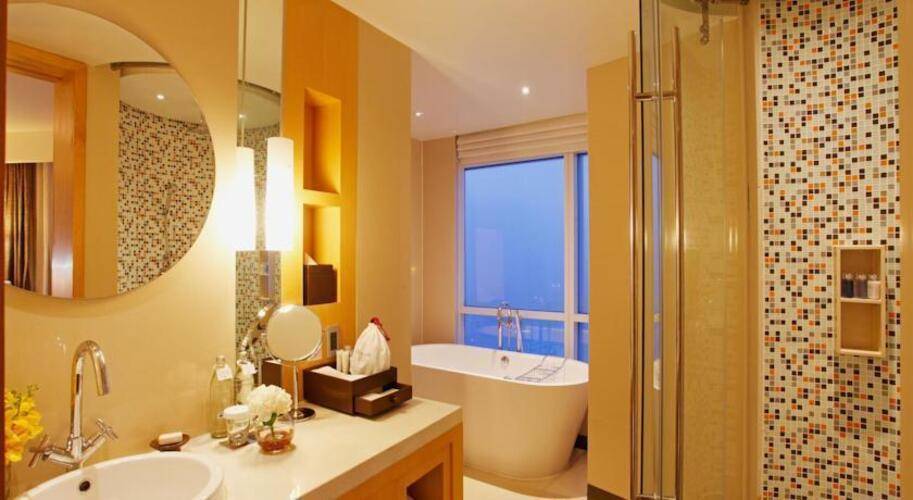 Centara Grand & Bcc At Central World