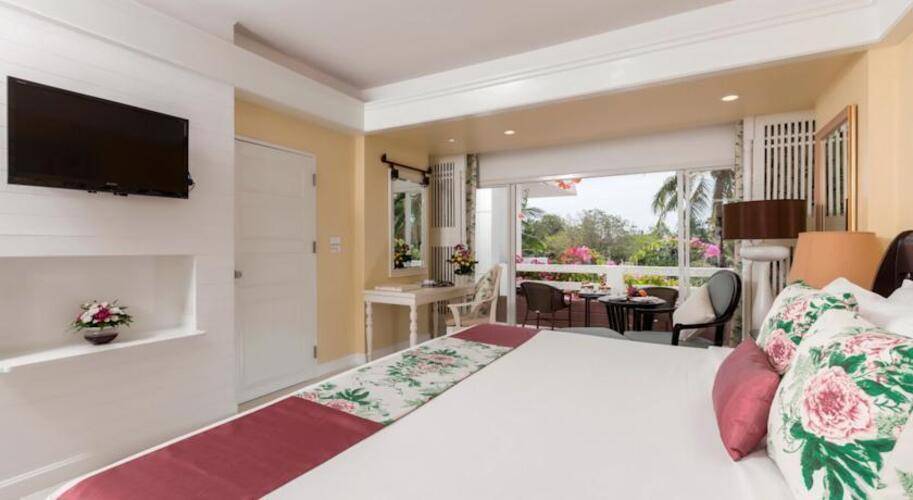 Thavorn Palm Beach Resort
