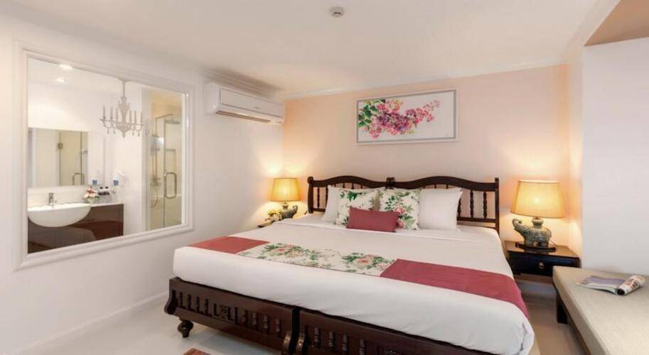 Thavorn Palm Beach Resort