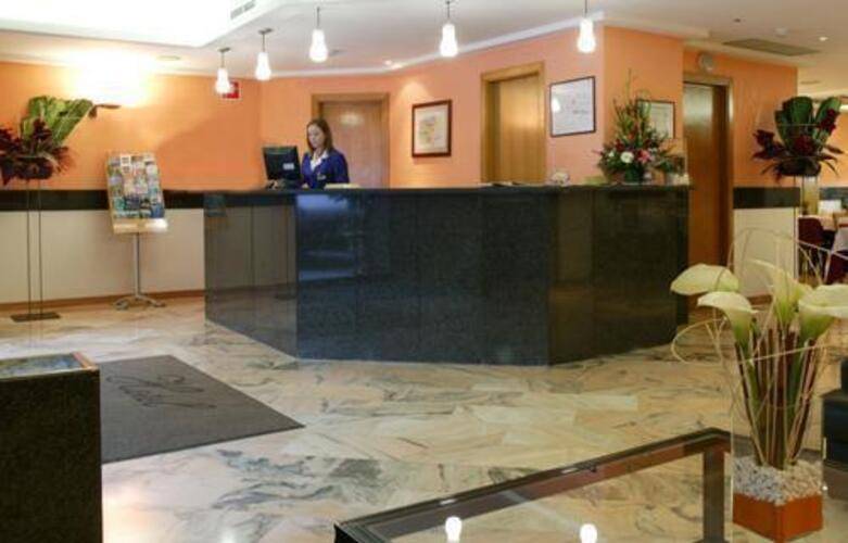 Catalonia Albeniz Hotel — фото 13