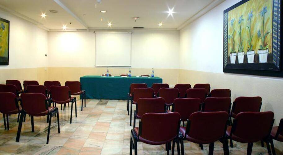 Catalonia Albeniz Hotel — фото 9