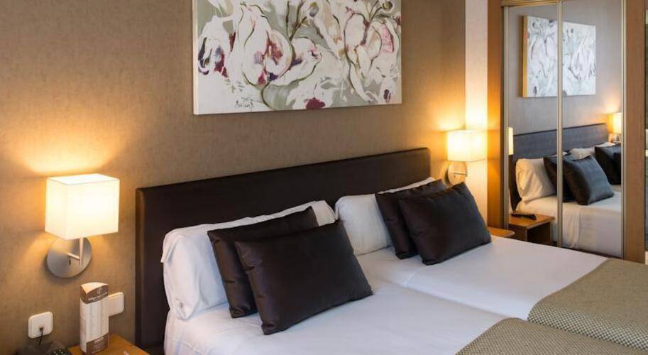 Catalonia Albeniz Hotel — фото 11