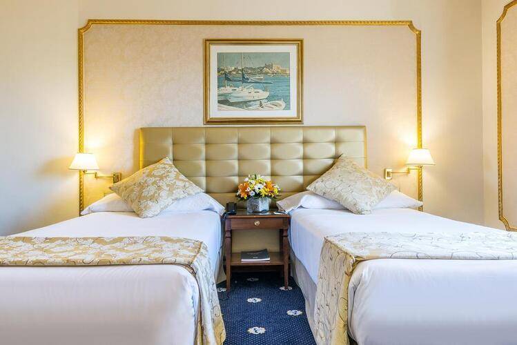 Roger De Lluria — фото 28