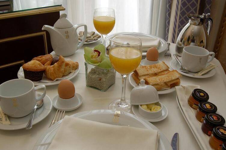 Roger De Lluria — фото 35