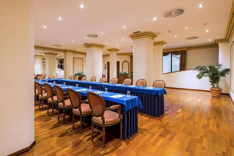 Roger De Lluria — фото 18