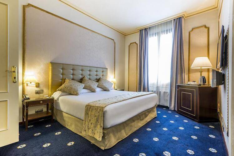 Roger De Lluria — фото 22