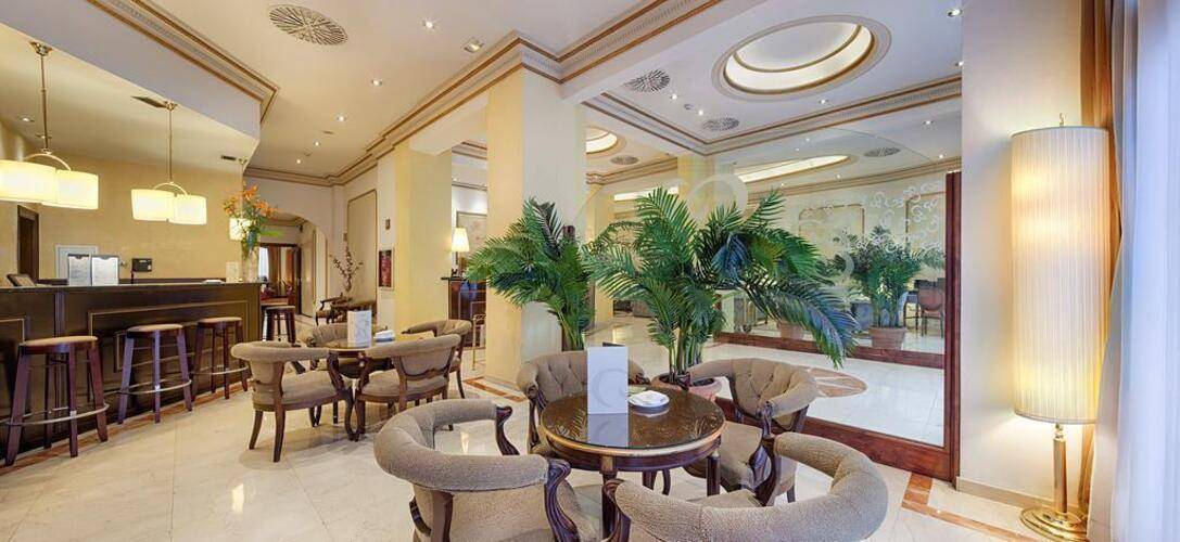 Roger De Lluria — фото 17