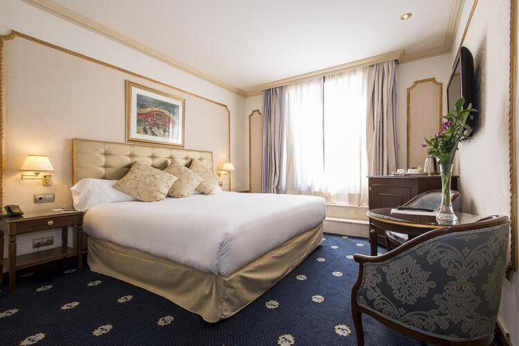 Roger De Lluria — фото 37