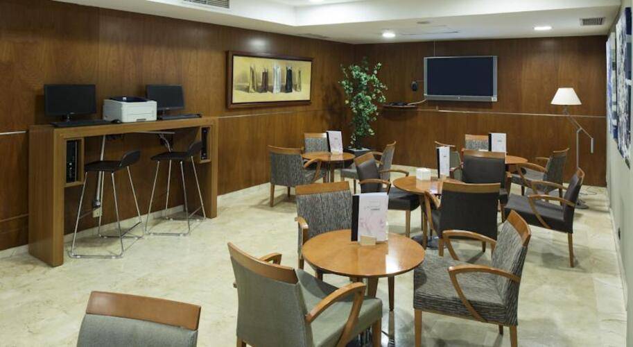 Catalonia Born Hotel — фото 10