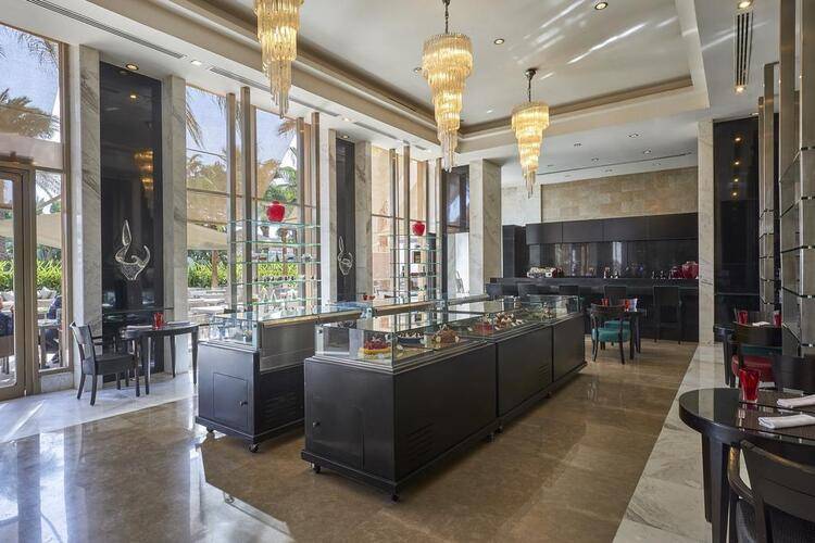 Dusit Thani Lake View Cairo