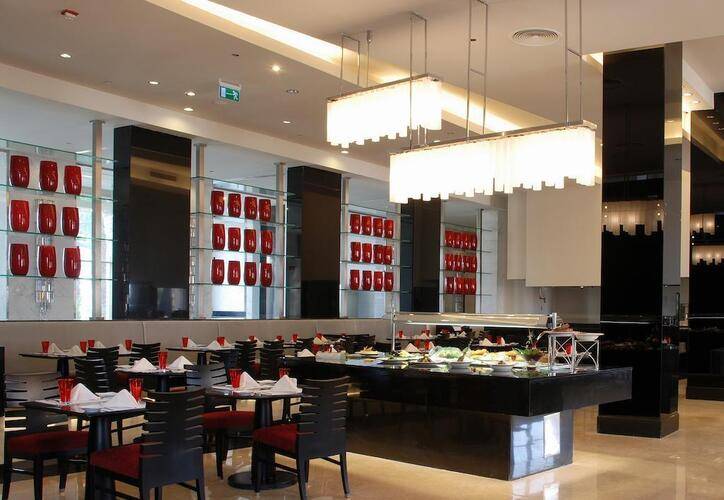 Dusit Thani Lake View Cairo