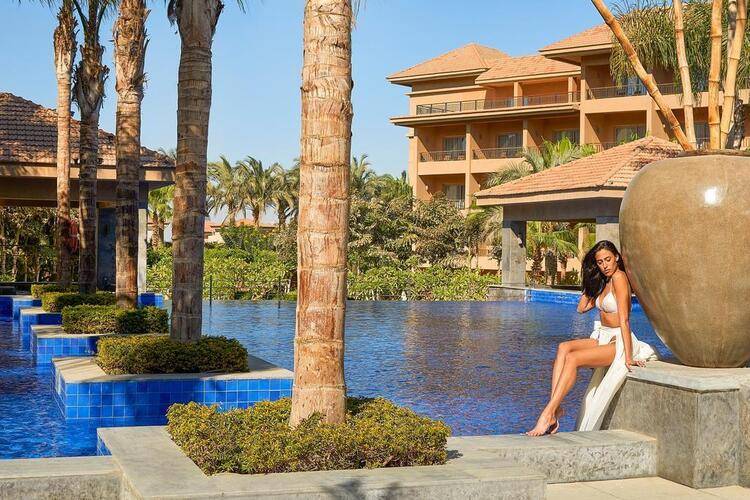Dusit Thani Lake View Cairo