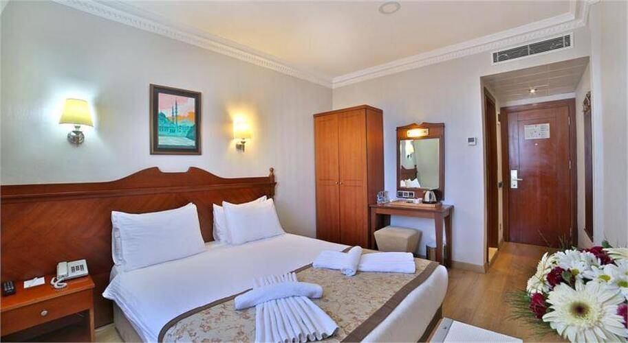 Lady Diana Hotel