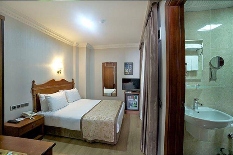 Lady Diana Hotel