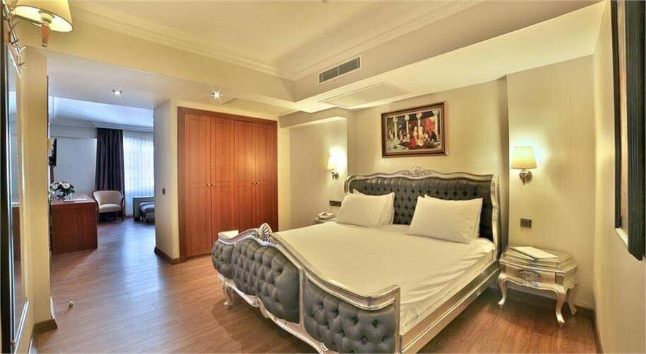 Lady Diana Hotel