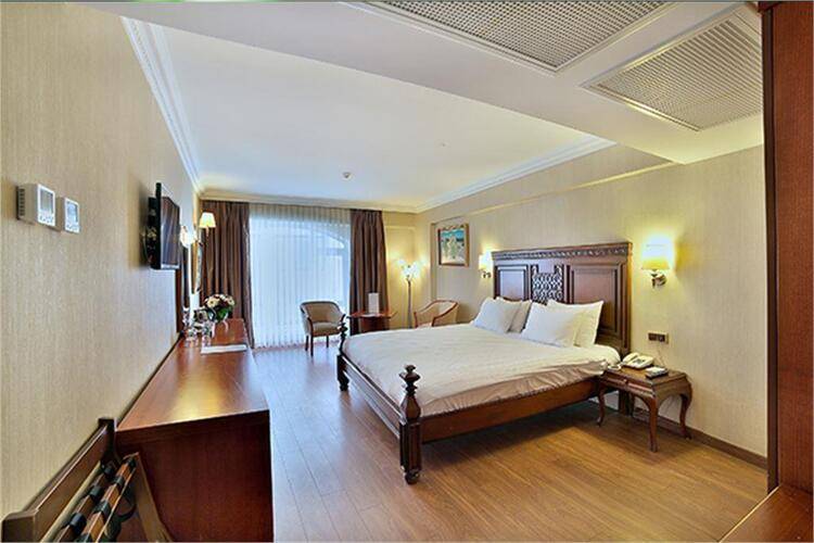 Lady Diana Hotel