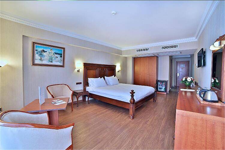 Lady Diana Hotel