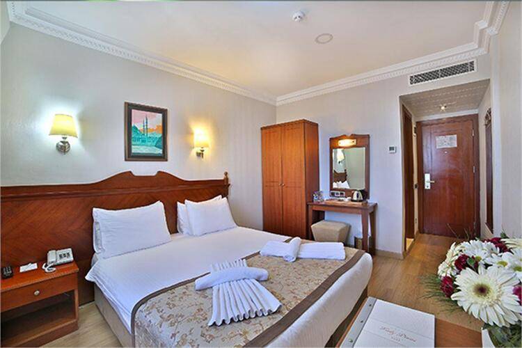 Lady Diana Hotel