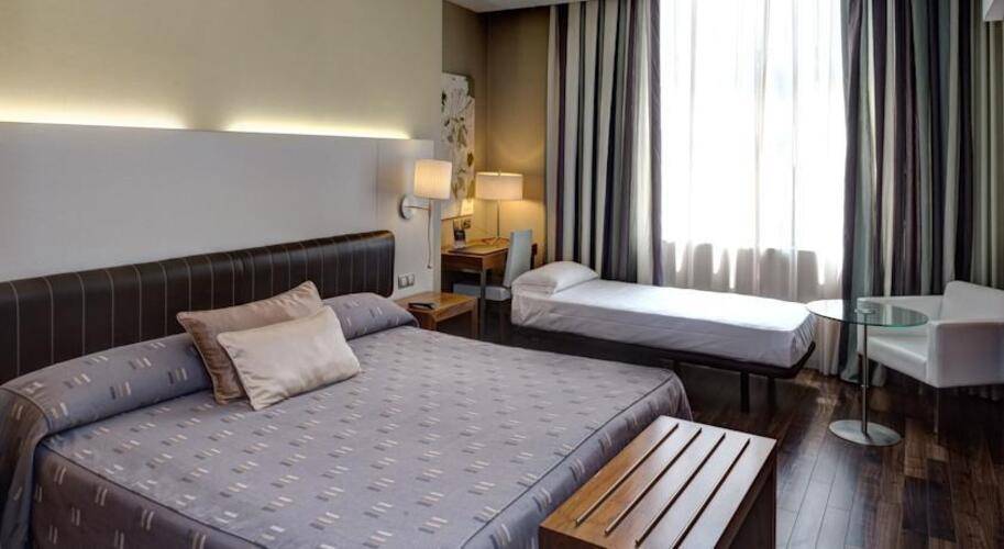 Catalonia Ramblas Hotel — фото 14